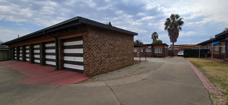2 Bedroom Property for Sale in Declercqville North West